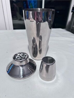 Stainless Steel Cocktail Shaker Set - Silver perfect addition for man cave